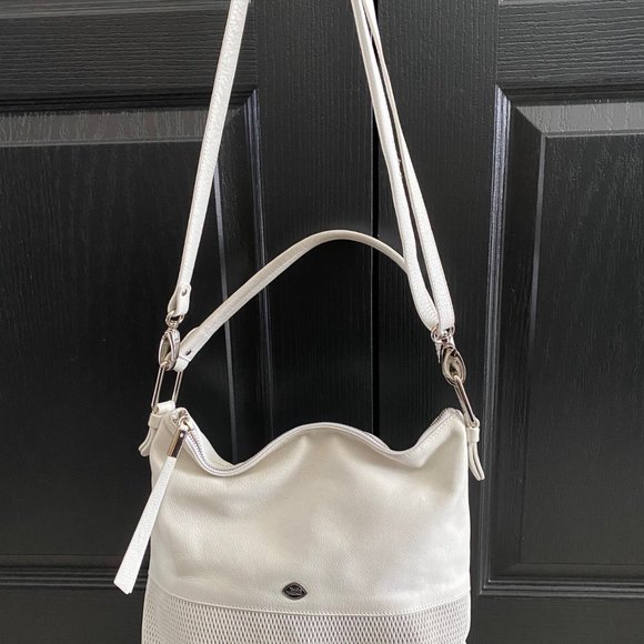 Sac à main à bandoulière en cuir blanc de marque THE TREND. - Picture 2 of 9